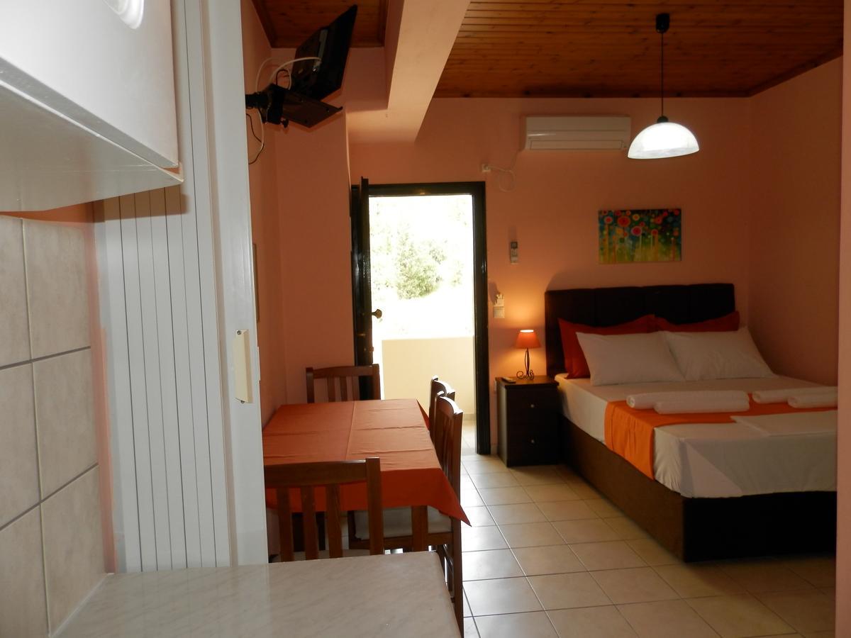 Green Villa Áyios Nikítas Extérieur photo